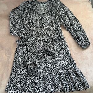 Sonoma Black and White Ruffled Tie Front Dress SZ M Petite